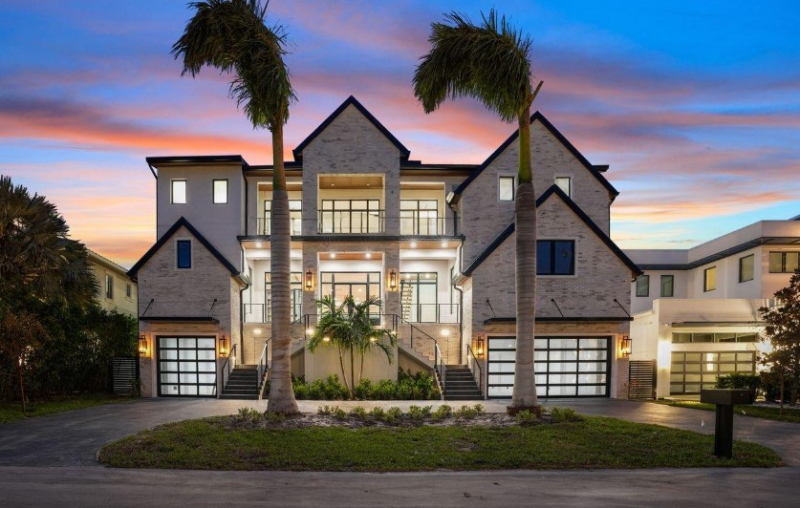 Are There Modern Homes for Sale in Tampa with AC and Garage?