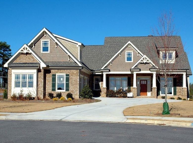 What Are the Benefits of Buying a Home With a Garage in Fort Myers?